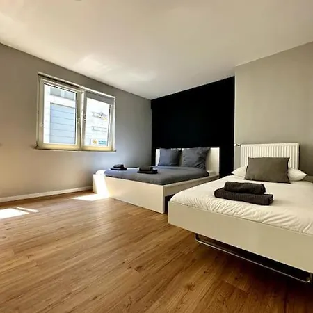 Schoene 2 1/2 Zimmer Im Herzen Von 公寓